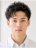 大人メンズ爽やかアップバングパーマ刈り上げ