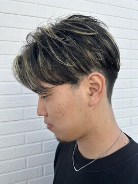 ヒュイル バイ ニアウ(Hwyl by Niau) メンズマッシュセンターパートスパイラルパーマニュアンスパーマ