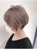透明感ハイトーンブリーチまろやかベージュ丸みショート四日市