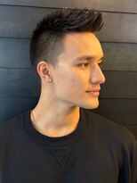 ディスイズバーバーフォース(THIS IS BARBER 4th)&nbsp;アップバング ツーブロック 刈り上げショート