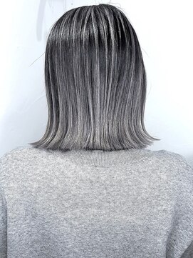 ブレイズヘアー(BLAZEhair) 【コントラスト強め】ホワイトバレイヤージュ×ブリーチ２回
