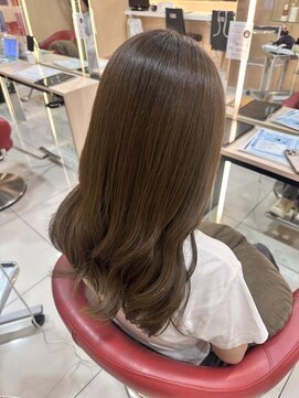 フェイス 伊勢原(FACE。) ほんのりオリーブベージュ