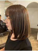 内巻き 鎖骨ミディ 前髪あり ツヤ髪 キャラメルブラウン