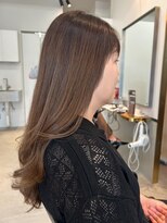 アロン(alon)&nbsp;大人ロングレイヤー　ハイトーン白髪ぼかし　30代40代50代