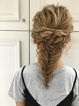 ネオリーブカフ 鶴ヶ峰店(Neolive caff) 【Ｎｅｏｌｉｖｅ　caff/鶴ヶ峰】大人気☆編みおろしアレンジ