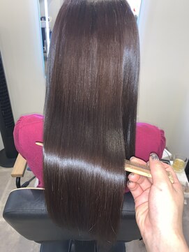 アールサロン アオヤマ(Rr SALON AOYAMA) ツヤツヤプラチナミネコラ