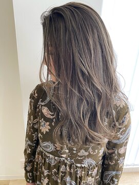 クレッセント ベイ(Crescent Bay) マーメイドアッシュ/グラマラス　カール/毛先パーマ/くせ毛風