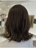 【赤味を消し去る】 外はねミントベージュ