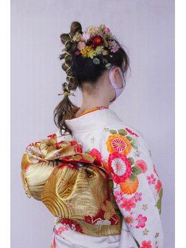 ラシェンテ エイジア 高槻(La Sente Aja) 【成人式デザイン】ポニーテール紐アレンジ