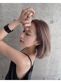 【bacio】パーフェクトボブバレイヤージュ ミルクティー 外国人