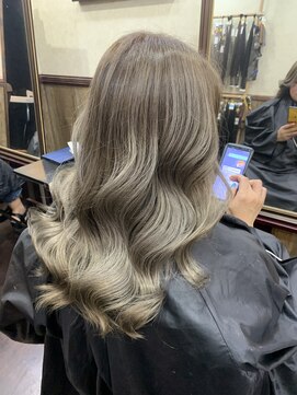 ディー エメ(D-aimer-) ナチュラルバレイヤージュ風カラー