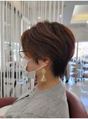 0代30代40代小顔ハンサムショートくびれコーラルピンク