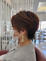 クオリス 赤塚店(QUALIS) 0代30代40代小顔ハンサムショートくびれコーラルピンク