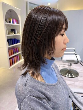 アム(amu) 顔まわりレイヤー×くびれミディアム