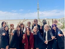 プログレスプラスの雰囲気（今年の入社式のスタッフ集合写真です！ご来店お待ちしてます★）