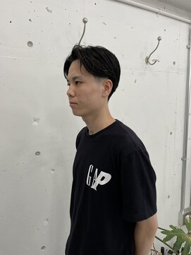 ウェルネス(Wellness) テーパーフェードセンターパート