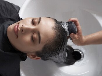 キキ(KiKi)の写真/【粕屋町若宮】幹細胞配合の商材Dualvie使用*頭皮の汚れを除去/血行促進しながら地肌から髪を健康に◎