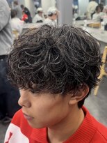 フィフス トウキョウ (fifth TOKYO)&nbsp;渋谷シャドウパーマメンズマッシュウルフセンターパートカット