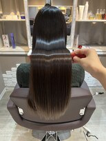 ボンド(Bond)&nbsp;ロングヘアーには艶感を♪