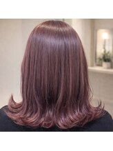 ピンクベージュ