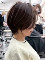アマレット(Amaretto)&nbsp;【白髪ぼかしハイライトで魅せる大人のショートボブ】