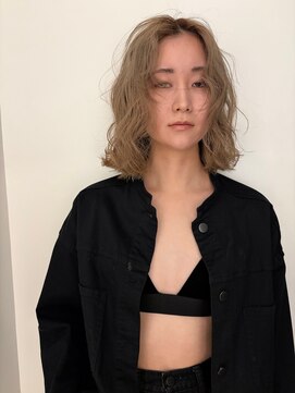 ロールアップスリーブス(ROLL UP SLEEVES) blond beige / 癖毛風ロブ