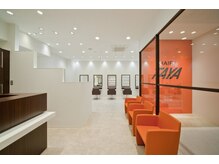 タヤ 福山天満屋店(TAYA)の雰囲気（オレンジを基調とした、上質な空間になつております！場所は2F）