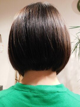 ヘアールーム フージンイーウー(hair room Foojng ewoo) ハンドブローでおさまるショートボブ♪