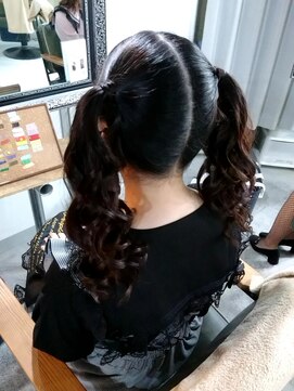 リエラ 新宿(RIERA) きっちりツインテール