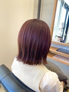 ソッカ(socca) 外ハネ切りっぱなしボブ
