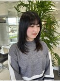 ミディアムレイヤーウルフカット顔周りレイヤー黒髪