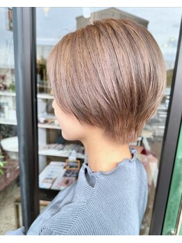 エルヴィータ(Elvita)の写真/髪のお悩みに最適なメニューをご提案♪グレイカラーやショートヘアもお任せ！大人の魅力を引き出します♪