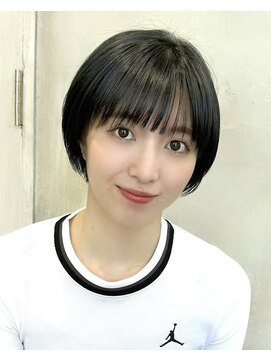 アフロート ルヴア(AFLOAT RUVUA) 「岩田莉奈」地毛風縮毛矯正 ひし形ショートボブ 白髪染め 新宿
