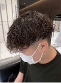 動きと束感のメンズ波巻きパーマ