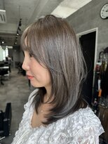 ルイス(L'wis)&nbsp;ふんわりレイヤーカット＋オリーブアッシュベージュ♪朝長