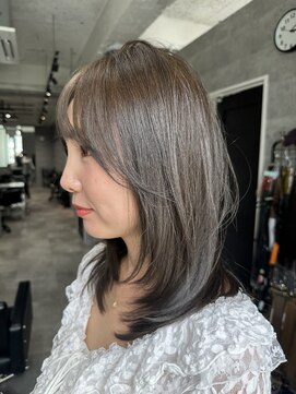 ルイス(L'wis) ふんわりレイヤーカット＋オリーブアッシュベージュ♪朝長