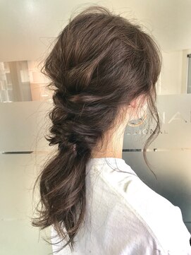 セバスティアン(SEBASTIAN) 低めゆるポニー♪