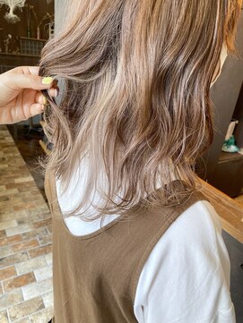 ベランダ(veranda) モカベージュとインナーカラーペールモカベージュ