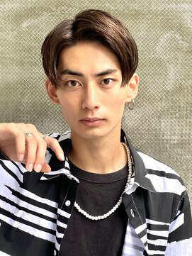 ブルーダー(Bruder) センターパート　マッシュヘア　デコだし