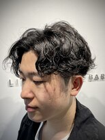 リバティシェアバーバー 銀座(LIBERTY SHARE BARBER)&nbsp;センターパートツーブロックパーマスタイル/銀座メンズカット