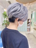 リタヘア(Re:ta Hair)&nbsp;シルバーショートバレイヤージュ【飯田淳平】Re:ta Hair