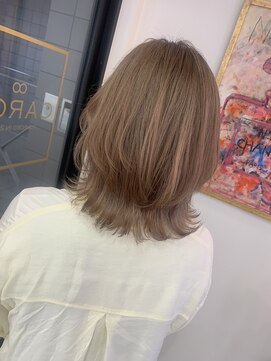 キャロル(CAROL) ミディアムヘア　ミルクティーベージュ