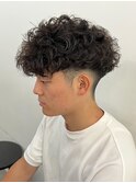 スペインカールスパイラルパーマツイストパーマフェード短髪