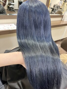 ヘアーアンドメイク ビス(HAIR&MAKE bis) ネイビーブルー/色落ちまで綺麗【黒田あさみ】