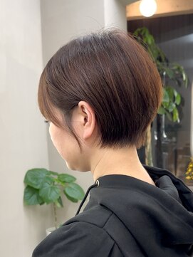 アイドットプラス 札幌大通り(i.+ODORI) マッシュショート小顔つや前髪あり簡単スタイリング20代30代40代