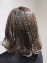 アズール 草加(azule)&nbsp;大人女性おすすめ　ミディアム　レイヤー　外ハネ　ワンカール