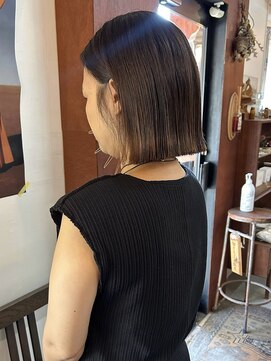 チャプター 問屋町(chapter) パツっと切りっぱなしボブ