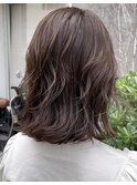 透明感とツヤ感　パープルグレージュ