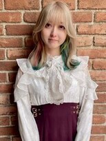 ネハス 栄(nehus.) 133. ミルクティーブロンド/ミディアム/インナー外ハネ