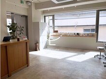 エマ 経堂(EMMA)の雰囲気（ダメージレス×透明感カラー×白髪改善、お客様の綺麗を作り出す）